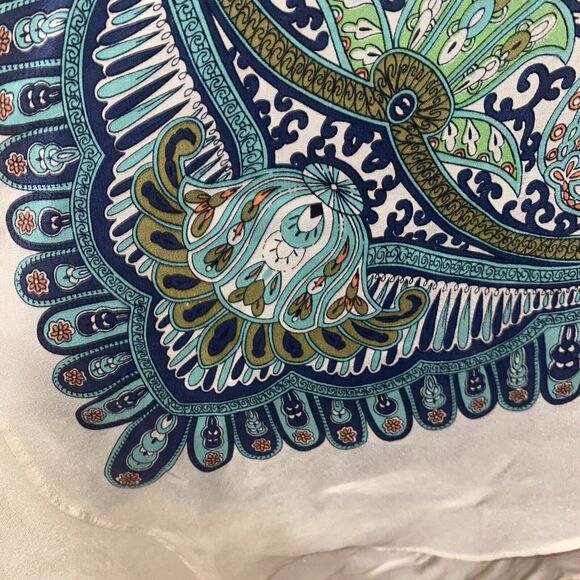 Anthropologie Maeve White 100% Silk Split Sleeve Mandala Print Blouse Top Sz M - Picture 4 of 11